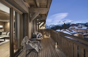 Balcony with views of mountains from ski chalet